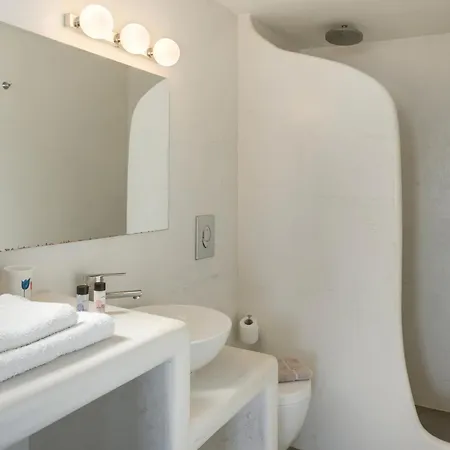 Aegean Blue Santorini Perivolos (Santorini)